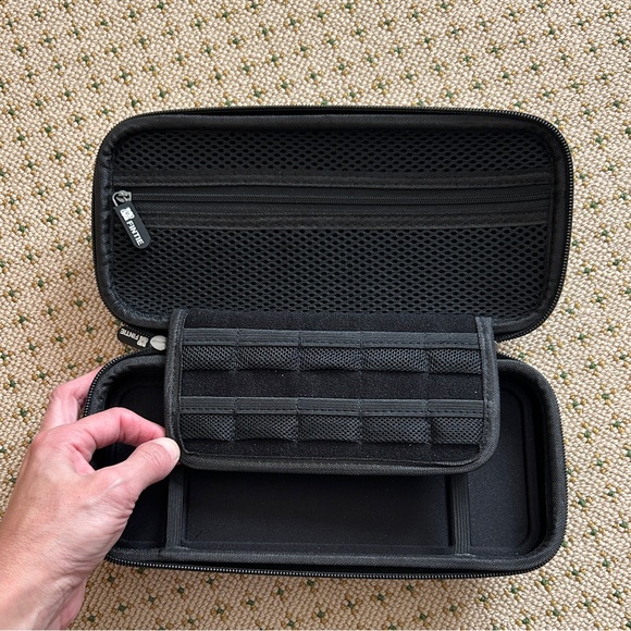 Nintendo switch Carrying Case - Picture 5 of 6